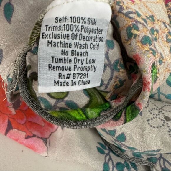 Johnny Was Boho Floral Patchwork V-Neck Women Top Size XS - Picture 11 of 12